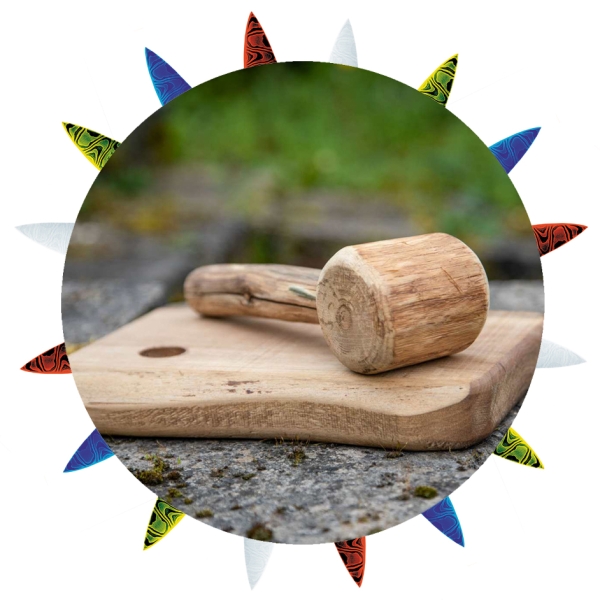 stage-creation-planche-en-bois-et-casse-noix-nontron-2023-fdc