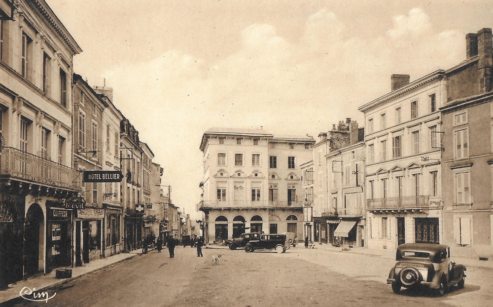 Place de la Mairie 2