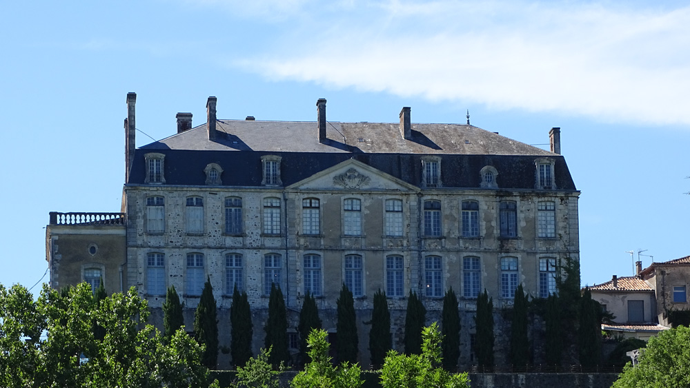 Le château du XVIII ième siècle côté Bandiat. le château coté Bandiat